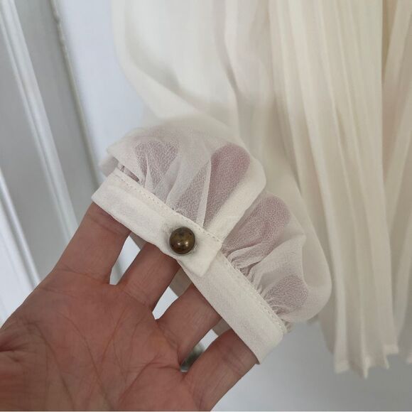 Sundance Cream Lace Pleated Blouse Sz M NWOT - Picture 6 of 8